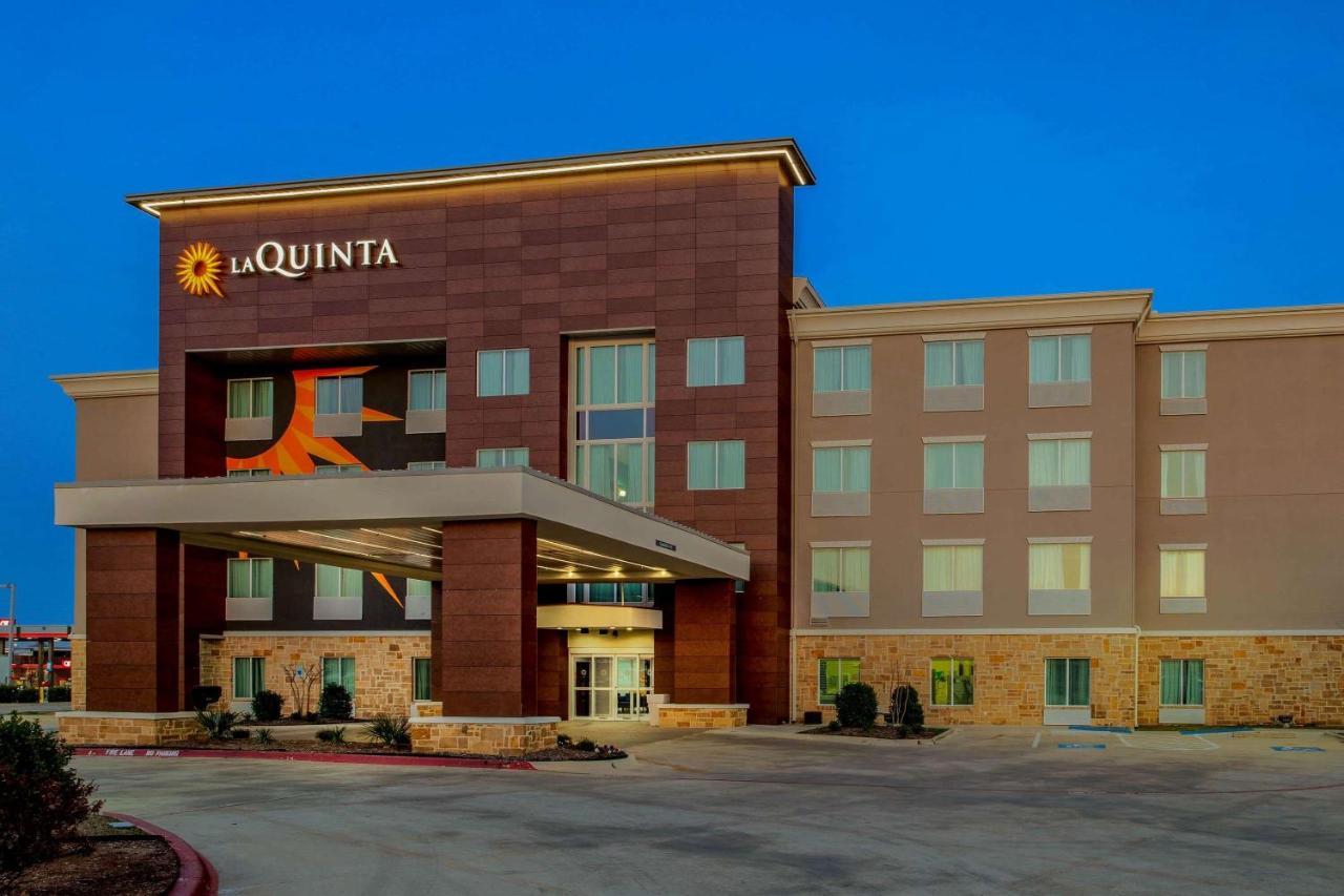 La Quinta Inn & Suites By Wyndham Northlake Ft. Worth Elizabethtown Exterior foto