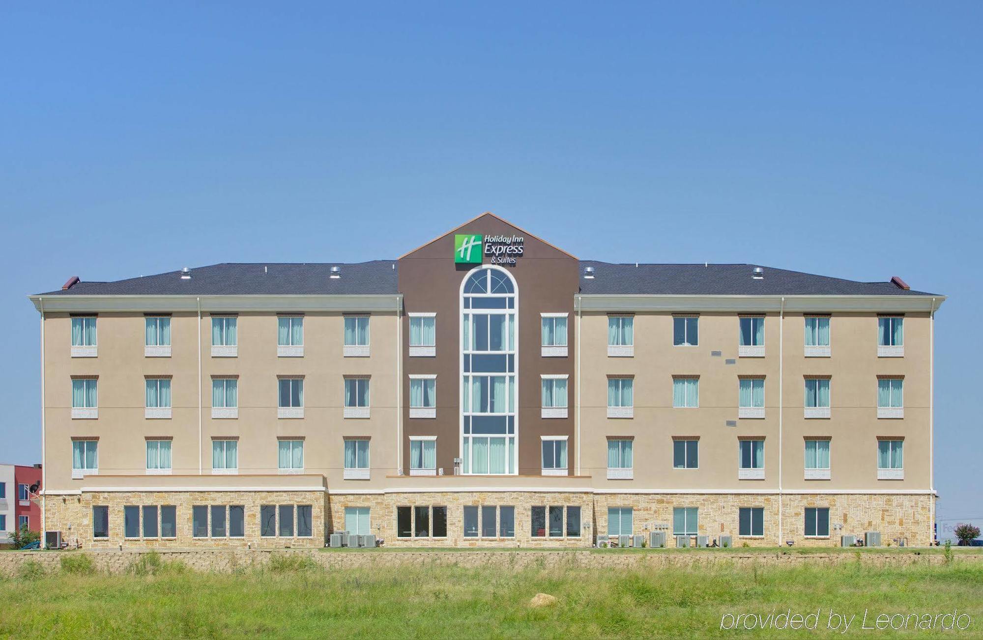 La Quinta Inn & Suites By Wyndham Northlake Ft. Worth Elizabethtown Exterior foto